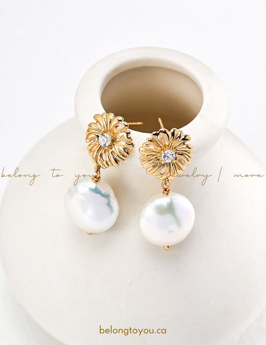 Daisy Pearl Earrings