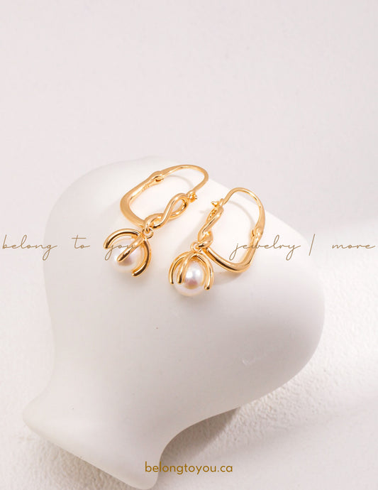 Artistic Pearl Earrings